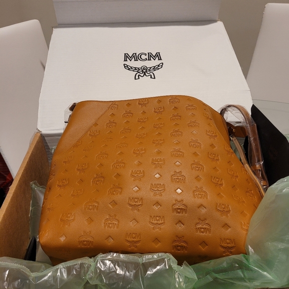 MCM Women's Klara Monogrammed Logo Large Leather - Picture 7 of 7